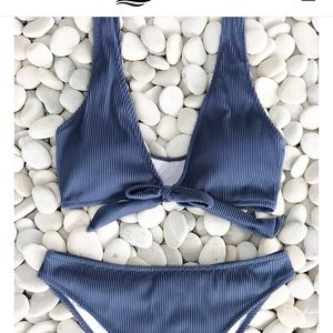 Cupshe Deep Love Solid Bikini Set- size M